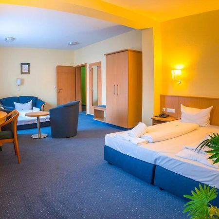 Hotel Wilder Mann Rückersdorf Exteriör bild
