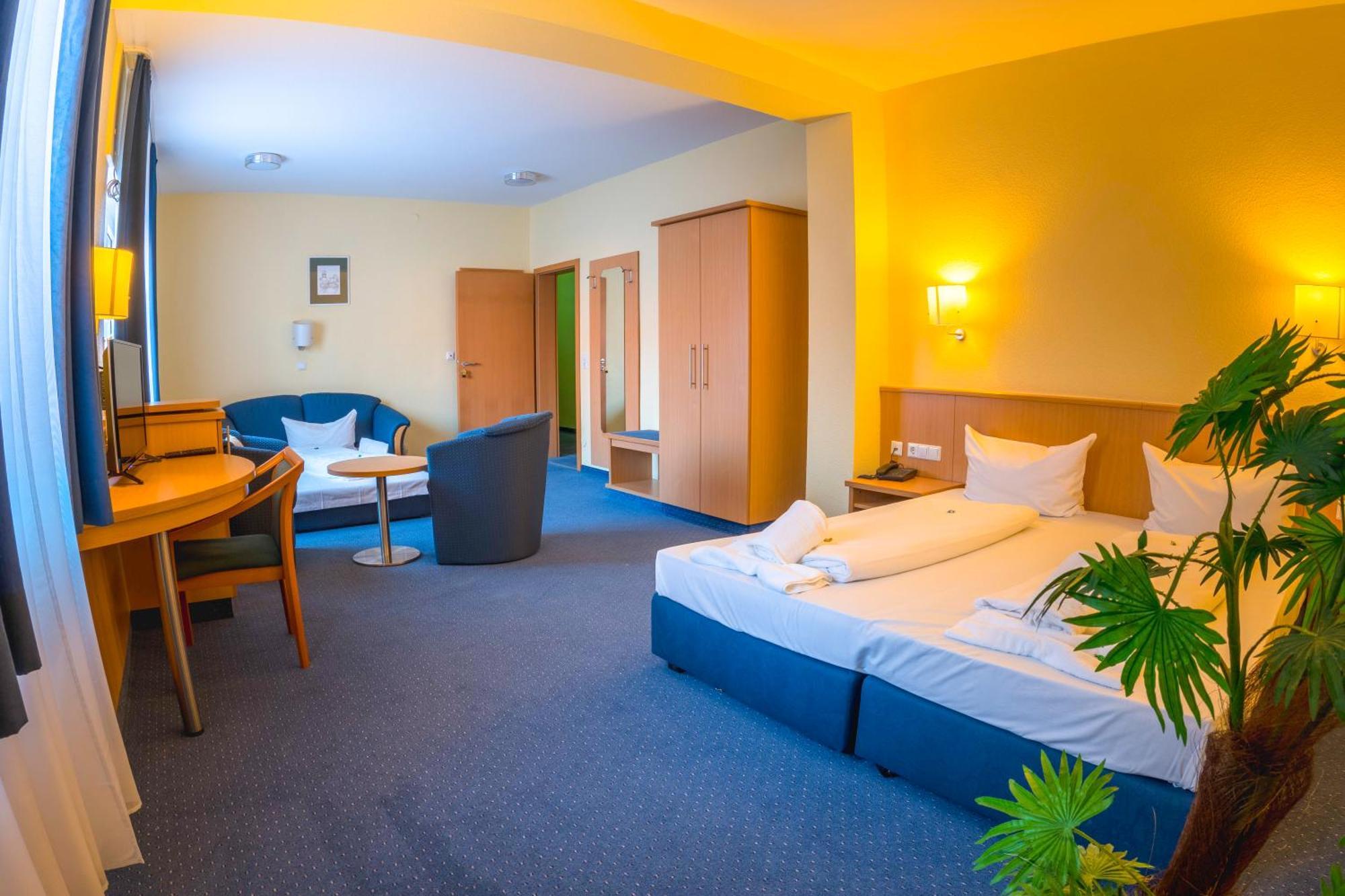 Hotel Wilder Mann Rückersdorf Exteriör bild