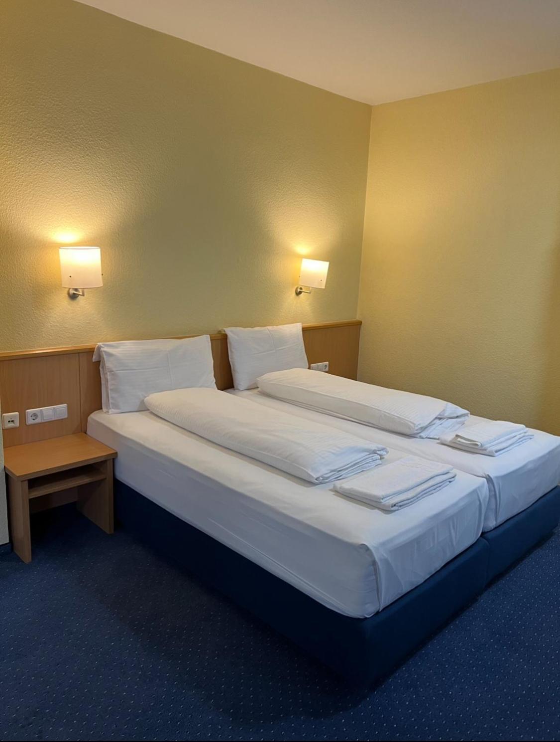 Hotel Wilder Mann Rückersdorf Exteriör bild