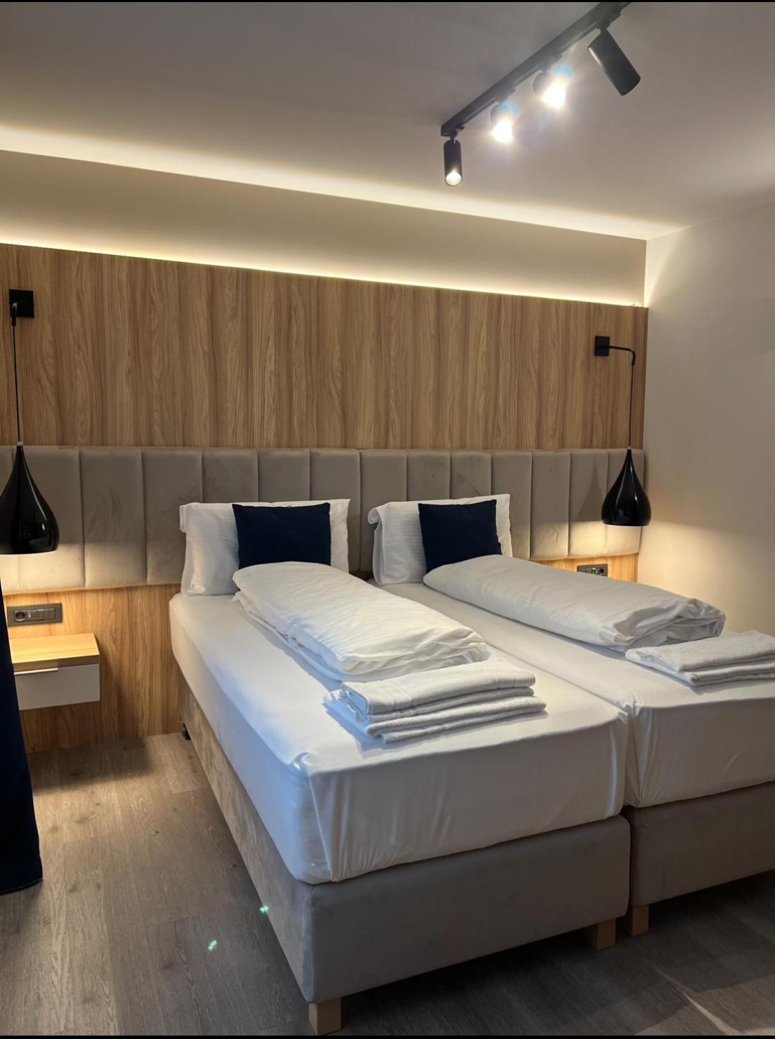 Hotel Wilder Mann Rückersdorf Exteriör bild