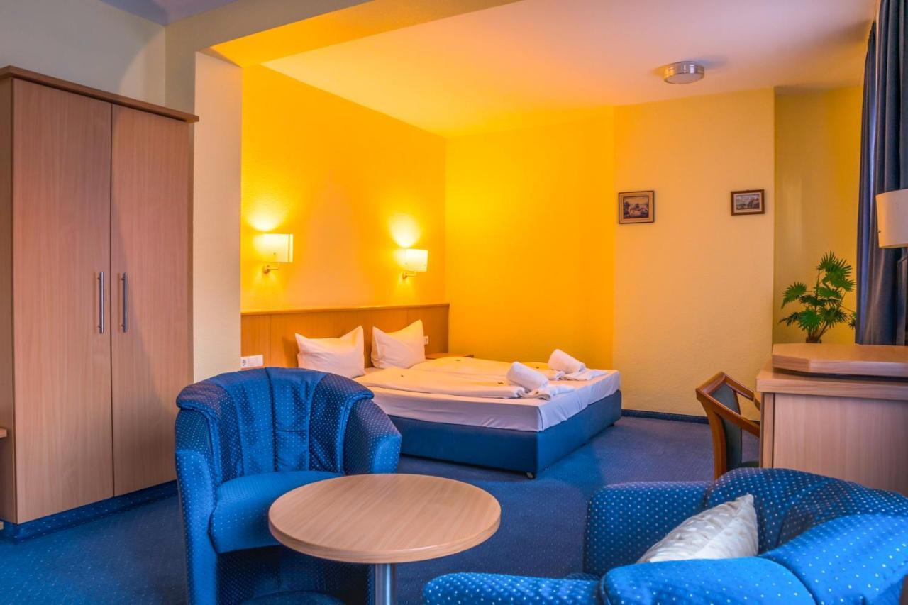 Hotel Wilder Mann Rückersdorf Exteriör bild