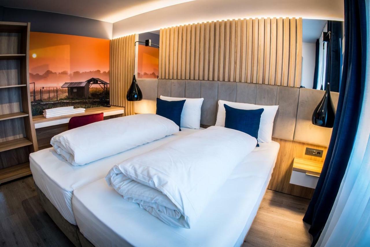 Hotel Wilder Mann Rückersdorf Exteriör bild