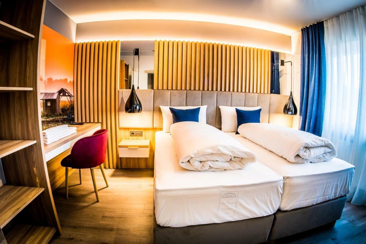 Hotel Wilder Mann Rückersdorf Exteriör bild